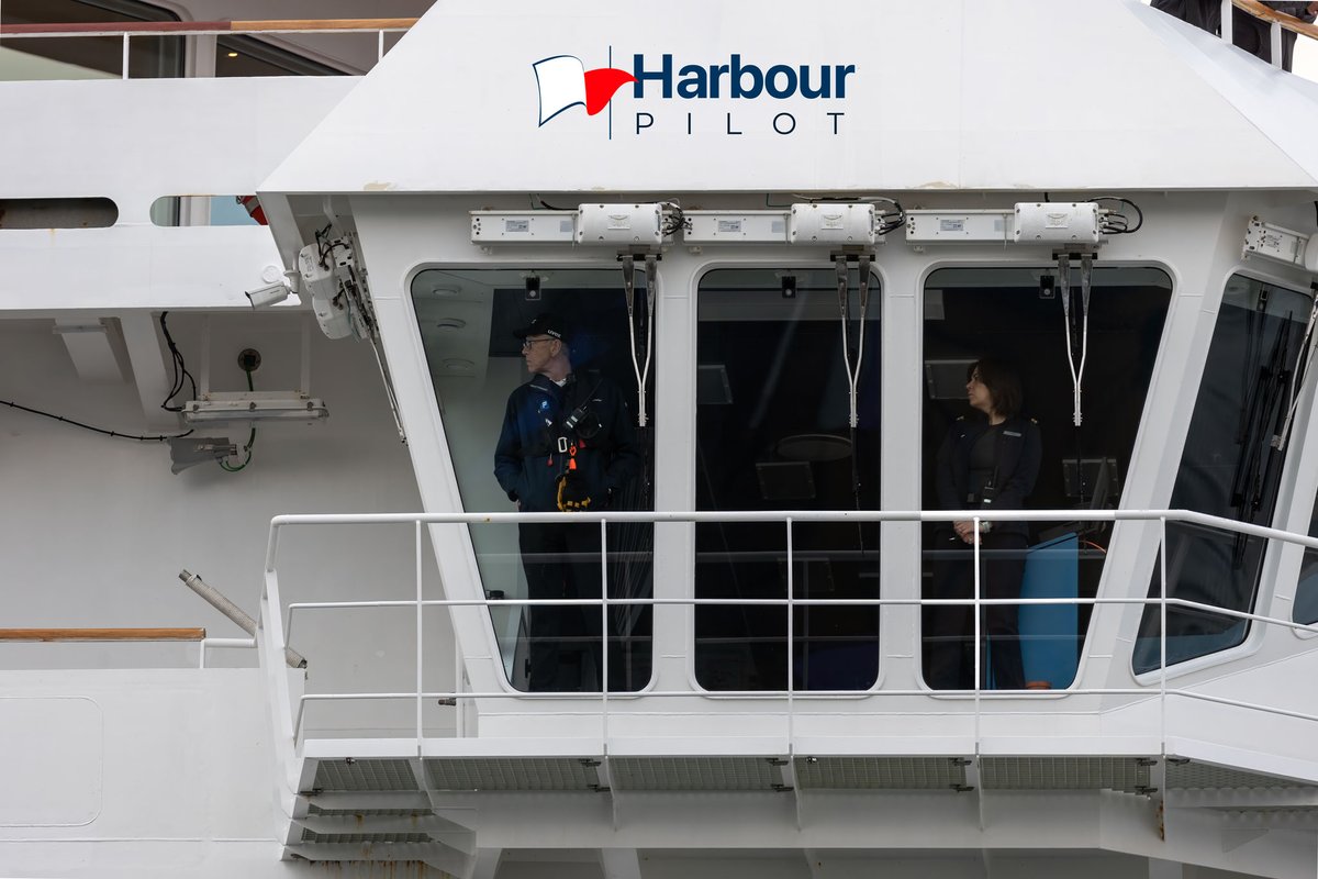 PilotHarbour's tweet photo. Pilot and officer Ultramarine outbound Reykjavik.
#port #shipping #HarbourPilot #transportmaritime #portoperations #globaltrade #globalshipping #maritimephotography #maritimestrategy #merchantmarine #imohq #impa #empa #maritimepilot #internationalmaritimepilots #SeafarersLifeOnboard #noshippingnoshopping
@empapilots
@pilot8080
@MarinePilotsCom