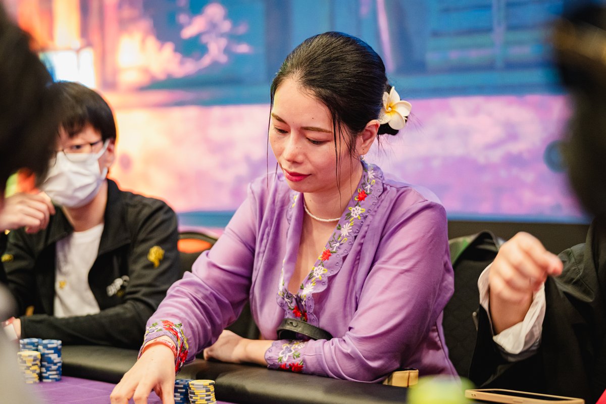 sengokupoker's tweet photo. 【#48 NLH Hyper - 猪突猛進 -】

陸位 やまぎし武将、漆位 りん武将
捌位 りおん武将、玖位 きょー武将

見事な活躍であった！
天晴れで候！

#戦国ポーカー https://t.co/T15BbDIcOF