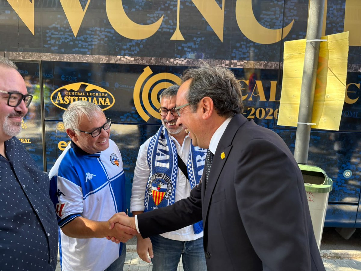 JuntsSabadell's tweet photo. Sí, senyor!! 💙🤍

Quin partidàs!
⚽️ 3-1 contra l’Oviedo i tercera victòria a casa!
El MHP @joseprull, @gabrielfernandez, @barog39 i tota l’afició arlequinada hem gaudit amb delícia d’un gran partit.
👏 Enhorabona, equip!

💙🤍 Endavant, @CESabadell! https://t.co/LMZQbasvgN