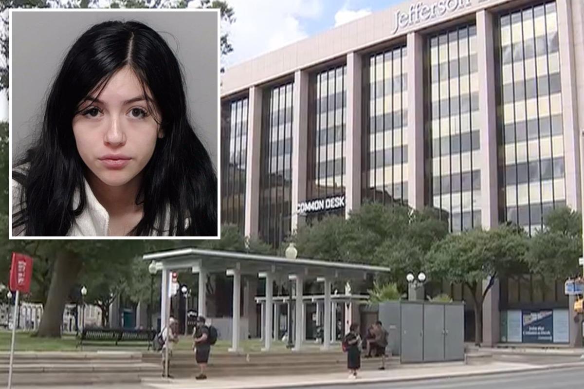 nypost's tweet photo. Texas teen mom hands 1-month-old son to stranger at bus stop, flees in Uber: cops https://t.co/AEDx0AhgdS https://t.co/NfzX0ljHn9