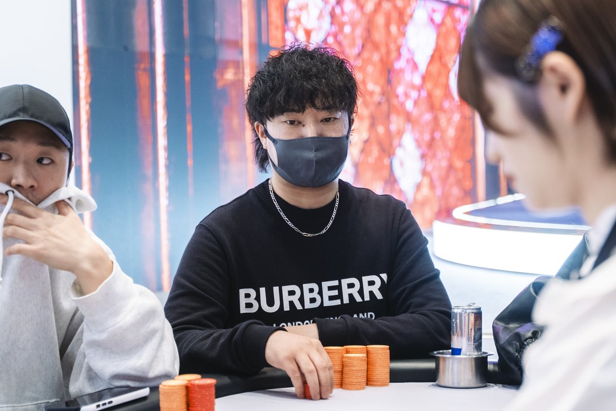 jopt_sapporo's tweet photo. @nozaken1326 @keiyakeibo @iii_naho 【#26 NLH Deepstack】

2位 Hershey様、3位 しゆ様
4位 keiya@keibo様(@keiyakeibo)、5位 ぱんち様

入賞おめでとうございます✨

#JOPTSapporo
#JOPT https://t.co/LobbZwEI7E