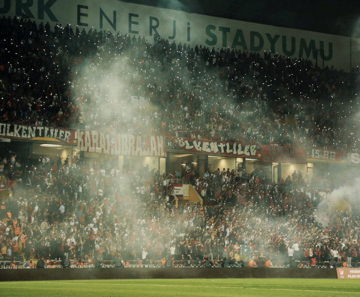 golkentliler's tweet photo. İyi günde değil, her gün Vanspor! https://t.co/3jaKN8Xu46