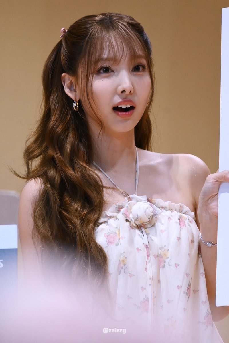 imnayeonarchive's tweet photo. https://t.co/OnjHK5HQba