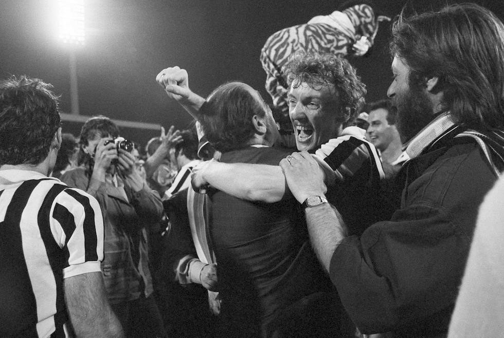 1908Smg's tweet photo. Sempre i giocatori della iuve la notte dell'Heysel https://t.co/nmKcvvrBh9