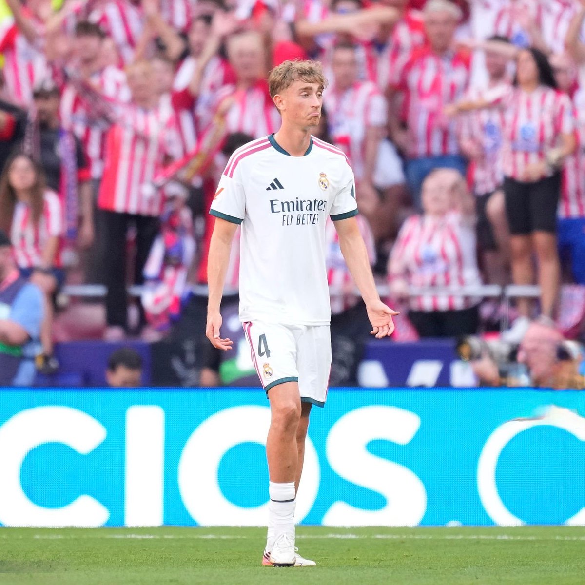 MadridXtra's tweet photo. 🚨 The balance between RED CARDS in favor and against since 2001:

• Real Madrid: (128 in favor, 128 against) 0
• Atletico Madrid: (134 in favor, 133 against) +1
• Barcelona: (172 in favor, 103 against) +69

@MaketoLari https://t.co/09zZRiL0hK
