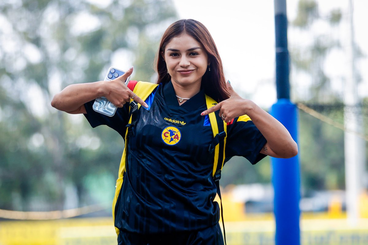 AmericaFemenil's tweet photo. ¡Qué elegancia la de las 👑 CAmpeonas! 🦅 https://t.co/WXD0Jylu3b