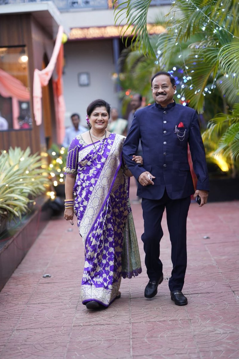 allaboutraibag's tweet photo. आदरणीय @AnnasahebJolle &amp; @ShashikalaJolle , रायबाग रेल्वे स्थानकाच्या प्रमुख रेल्वे थांब्याबाबत रेल्वेमंत्री @AshwiniVaishnaw यांची भेट अद्याप झालेली नाही. एक महिना लोटल्याने, या महत्त्वाच्या लोकमान्य मागणीवर कृपया योग्य तो पाठपुरावा करावा ही नम्र विनंती.
#Raibag #Raybag https://t.co/Cg0CHVuhE2