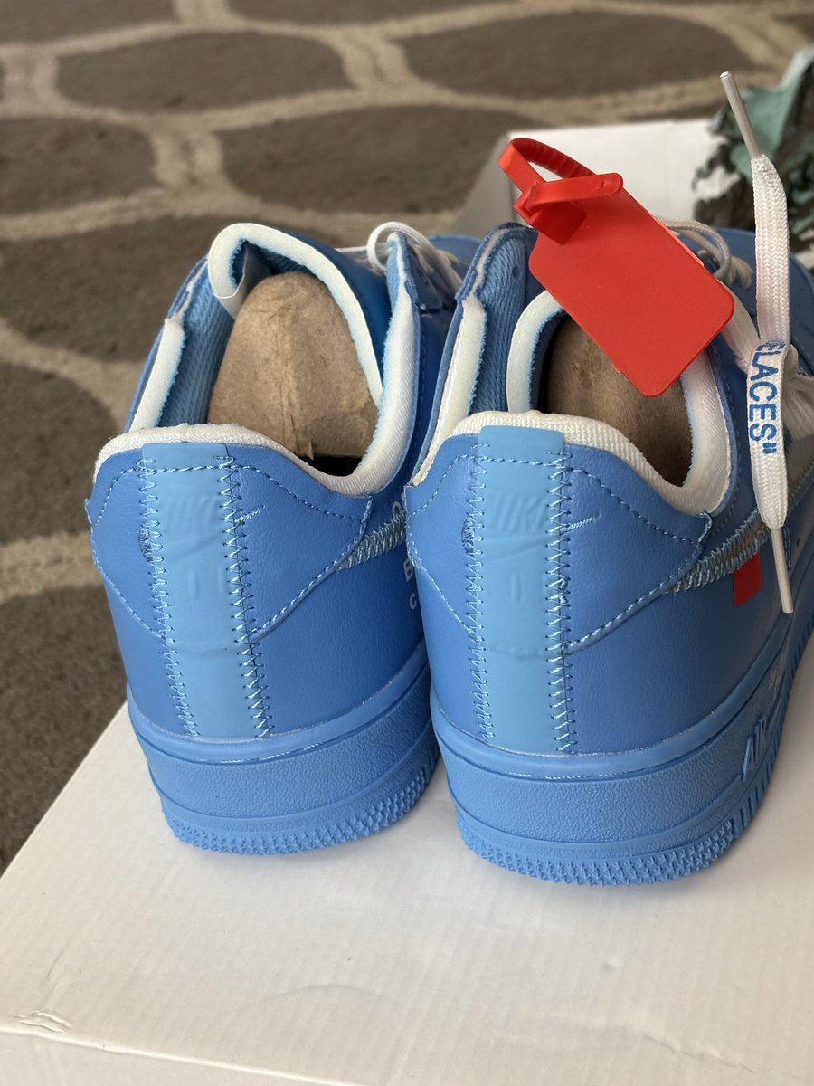 sag5200's tweet photo. By far tHe cleanest pair of 👟 that I have available for sale size 8.5 Htx yes ✅meetup n all of that   get at me serious peeps only thank u 🙏🤞🏾 https://t.co/gB5pDYYcPv