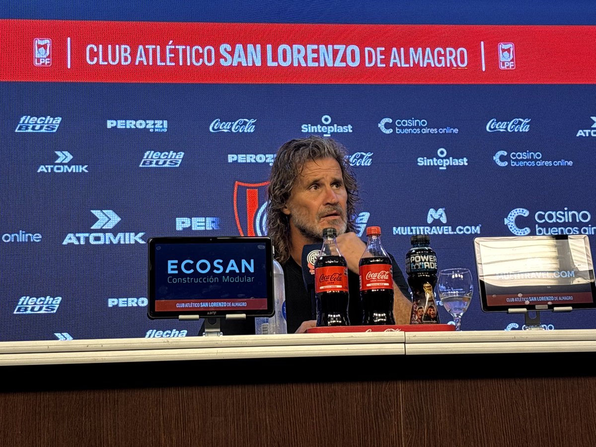 Juanpi_Ugarte's tweet photo. “La idea era poner gente más fresca. No le pregunté a Farías si se fue enojado, no lo vi.

Boca tiene muchos jugadores de jerarquía. No podíamos manejar la pelota ni desequilibrar. Jugar con 10 frente a un rival de esta característica se sufre.

A mí me ocupa mejorar la preparación integral más que la generación de juego en alguna zona de la cancha. Hay mucho por trabajar, no hay que autoengañarse”.

Rubén Darío Insúa, en conferencia.