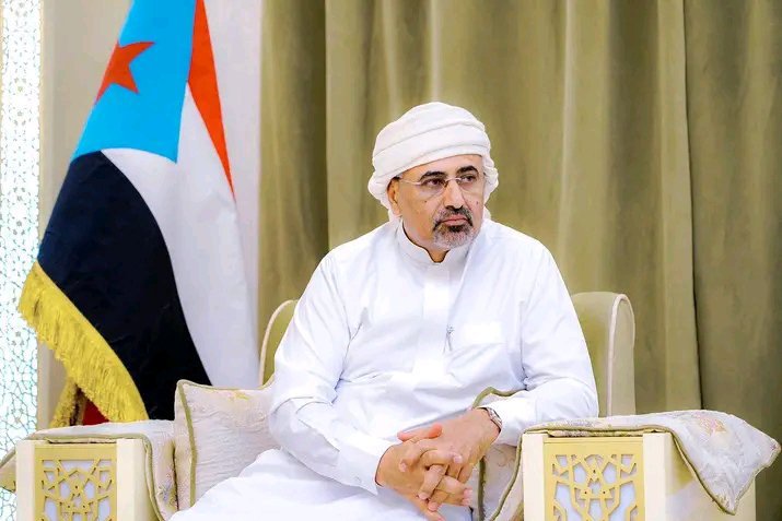 a41_00's tweet photo. سيدي لم ولن ننس��ك، ندعوا الله لك في جميع الأوقات في صلواتنا في دعائنا وصالح أعمالنا نسأل الله دوام الصحة والعافية والتوفيق والسداد 🤲🏻 
ولي أمرنا حفظك الله اينما كنت، اشتقنا لك نعم وال��ه https://t.co/NlweErctyi