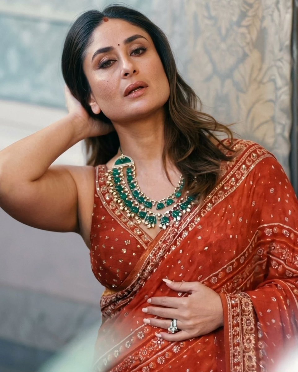 Anushka202022's tweet photo. #Actress 
#KareenaKapoor
#HappyBirthdayKareena 
#Beboo https://t.co/Q91qURNP4C