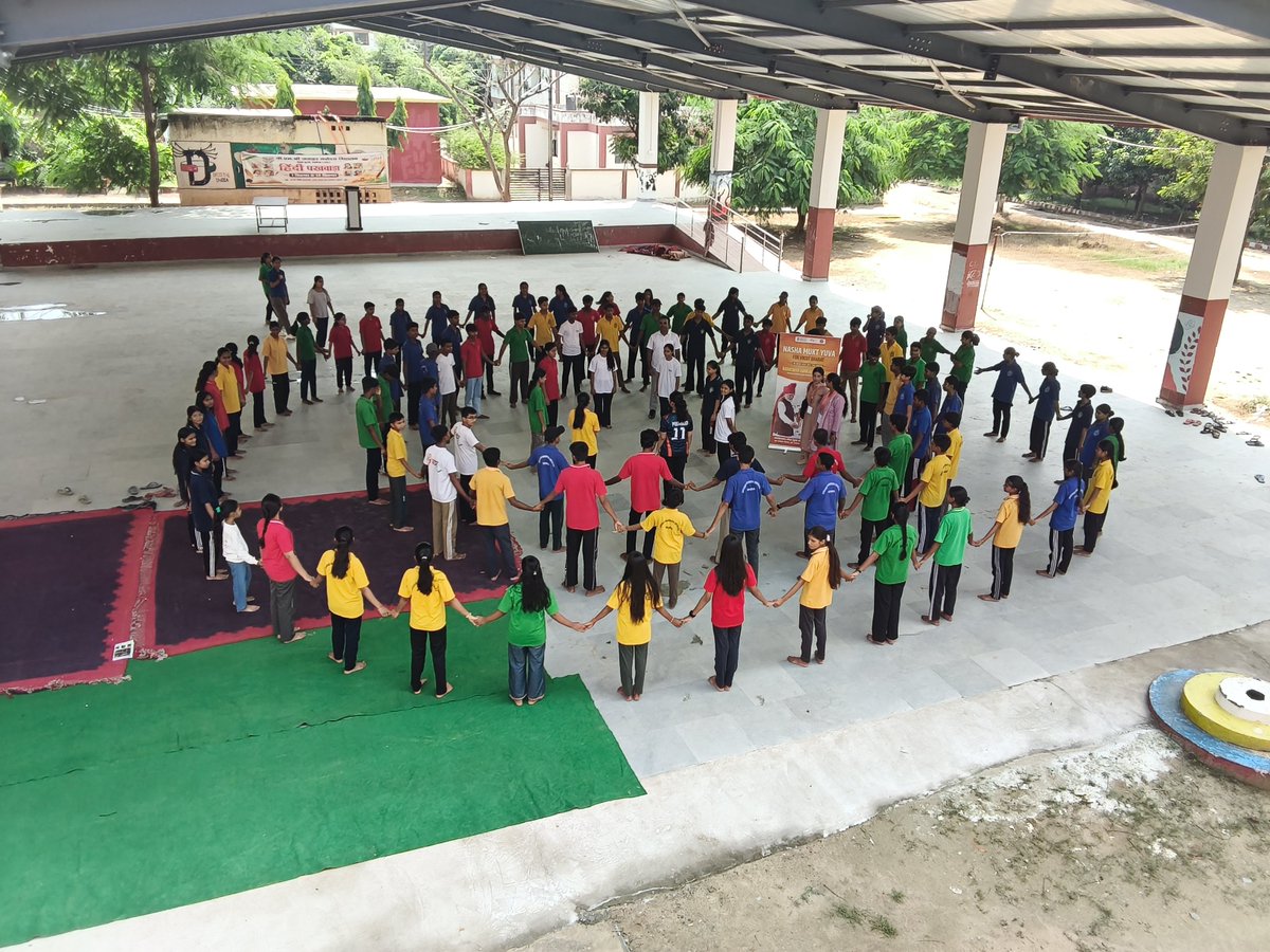 PMSJnvDeoria's tweet photo. A SHAPATH CHAKRA programe on “Nasha Mukta Yuva for Viksit Bharat” was organized at JNV Deoria UP. Students took a pledge to remain drug-free and promote awareness in presence of Dr M K Singh (VP). Coordinator J K Singh (Lib) guided the programe successfully @NVS_HQ @EduMinOfIndia https://t.co/hWsYsAgXRs
