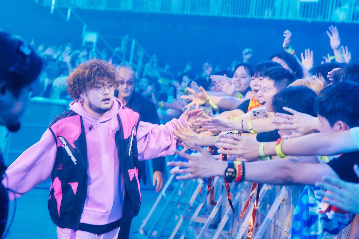 Vaundy_AWS's tweet photo. THANK YOU SEOUL ❤️‍🔥

#Vaundy
ASIA ARENA TOUR 2026 "HORO"

DAY2
2026/09/20 sun.
@ INSPIRE ARENA

INSPIRE ARENA史上最多動員
初のアジアアリーナツアー
ソウル公演
2日間ありがとうございました!!

#VaundyAsiaTour #Vaundy_HORO

- - -

🎧https://t.co/zMGm3zL4Ly

📌BUZZ RHYTHM LIVE 2026
https://t.co/q2aLPhfifk

📌JAPAN ARENA TOUR 2027-2028
https://t.co/QgybGj0Le7