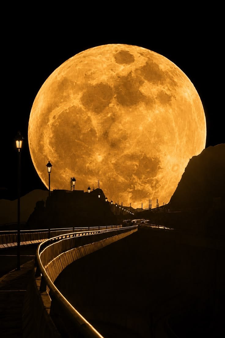 amazingine's tweet photo. Moon 🌙 https://t.co/XFNP4t5ISX
