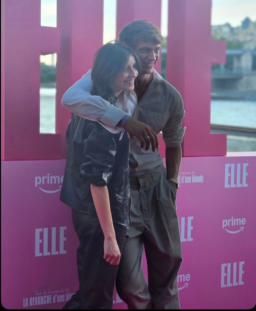 wallacesluv's tweet photo. no ma quanto sono belli aiutooo https://t.co/EZxWHL68oA