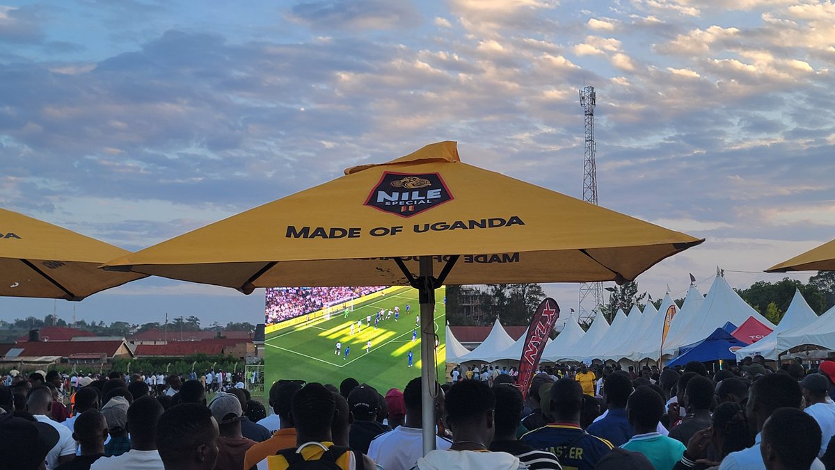 MbararaCorpClub's tweet photo. @NBLUganda @CapitalFMUganda @HREXPERTSUganda Social Hour Made of Uganda by Uganda. @NBLUganda powering a spectacular evening drive. 
#NBLMCCSeason2026 
#MCC8thOutingKakyekaStadium https://t.co/bY5L1hBhle