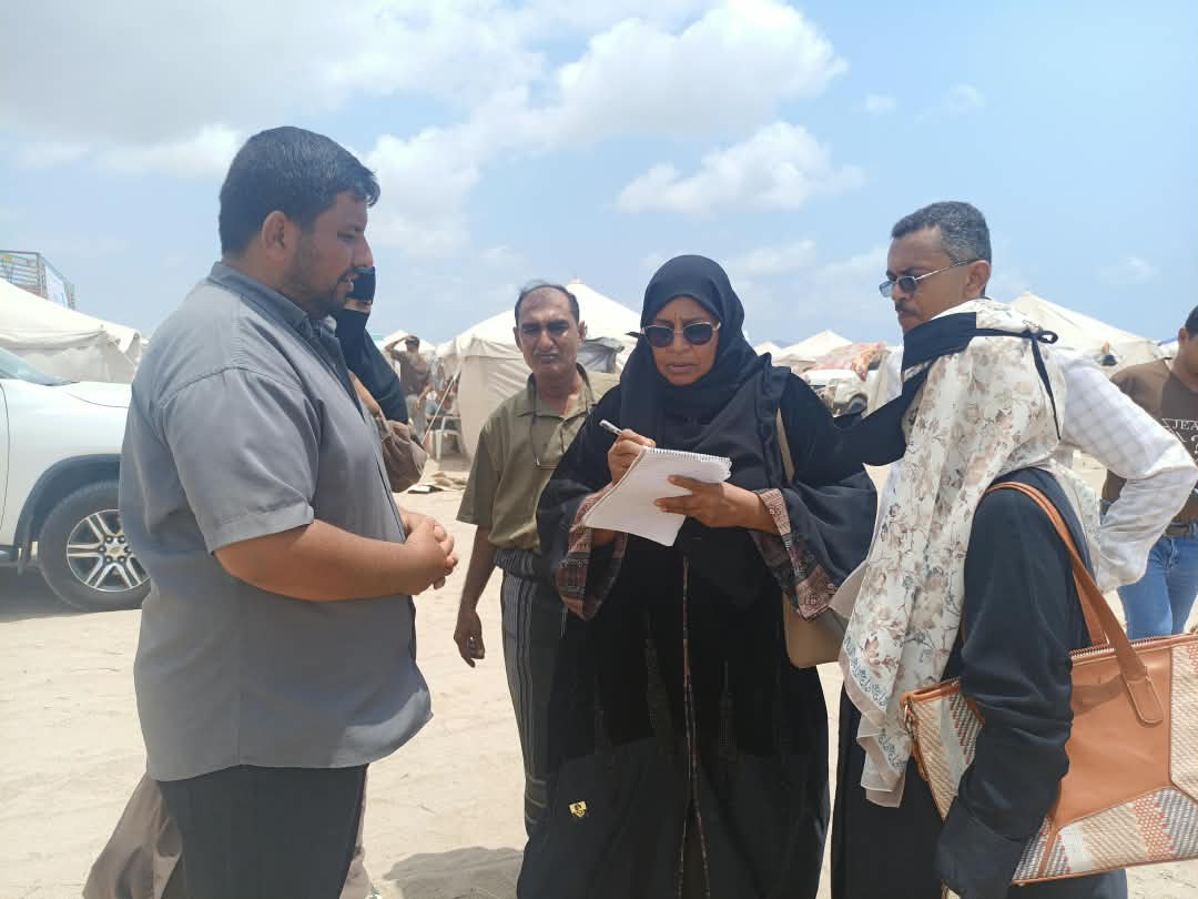 TihamaDeve43900's tweet photo. https://t.co/i9oDhlXQcr
مبادرة سند وتكافل» تتفقد أوضاع نازحي الساحل التهامي في عدن وتقدم مساعدات نقدية لـ400 أسرة
وجاء النزول برئاسة رئيسة المبادرة الدكتورة مريم دوغاني، وبالتنسيق مع مركز تهامة للدراسات والتنمية، ممثلًا بمديرته التنفيذية الأستاذة حياة عبدالله جعدان https://t.co/ja1VftYBGK