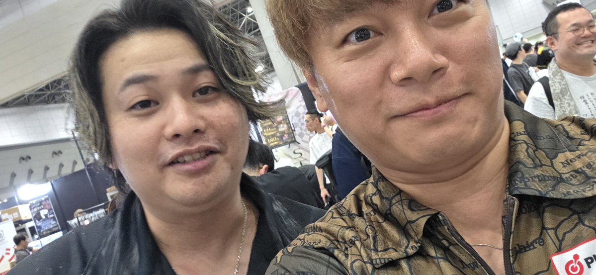 take_nacky's tweet photo. 俺のずっと憧れのダーツプロ、小野恵太プロ✨
身長高くてクールに見えてとても気さくで優しくてダーツも強くてカッコイイ🤩
写真ありがとうございました！
2shot写真撮って下さった津村友弥プロ、金子拓輝プロ！自撮りもありがとうございました🤭面白いwまだご挨拶したことないので、今度いつかどこかでお会いしたら是非🙏
そして、SANGREAL所属選手&アンバサダー全員集合写真という超貴重な写真も撮れて最高です🙌🏻ありがとうございました！