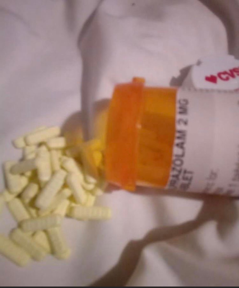 trippy_kid24's tweet photo. 💛💛

Alprazolam 2mg Actavis yellows. 💛💛 https://t.co/qbxg96jH3V