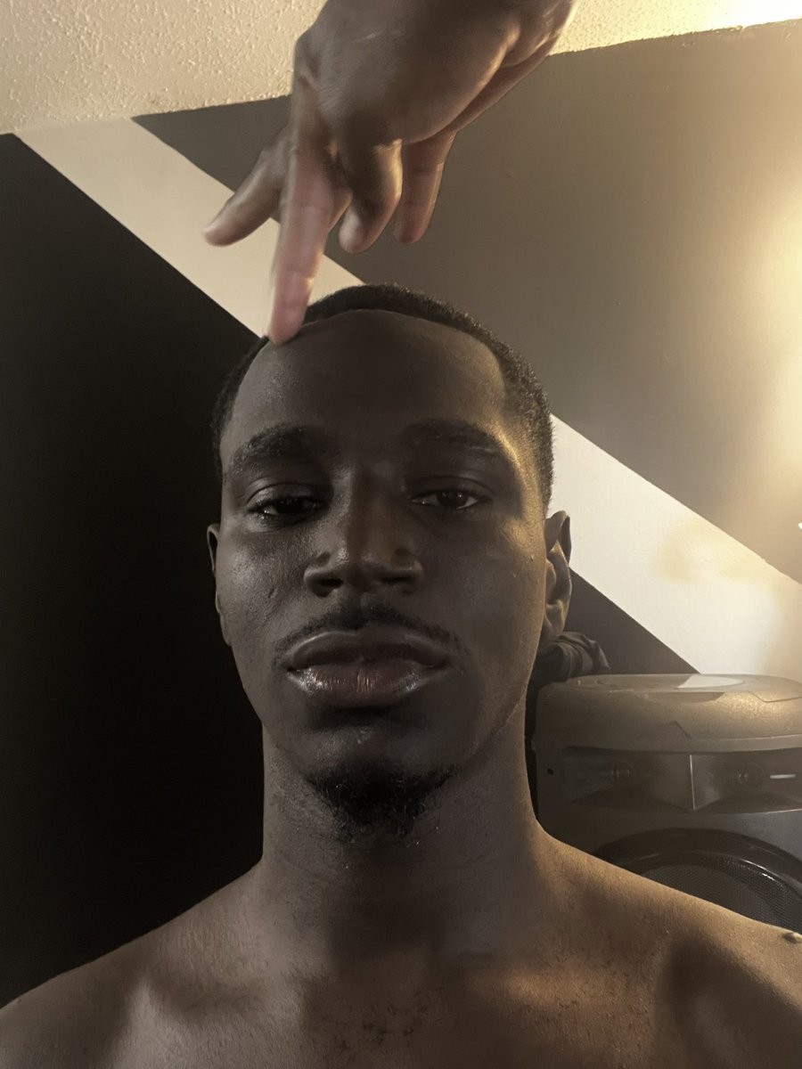 AlvoGang's tweet photo. Hair cut always lead to back shots 🫦 of in my bio https://t.co/R0sWUl0UdX