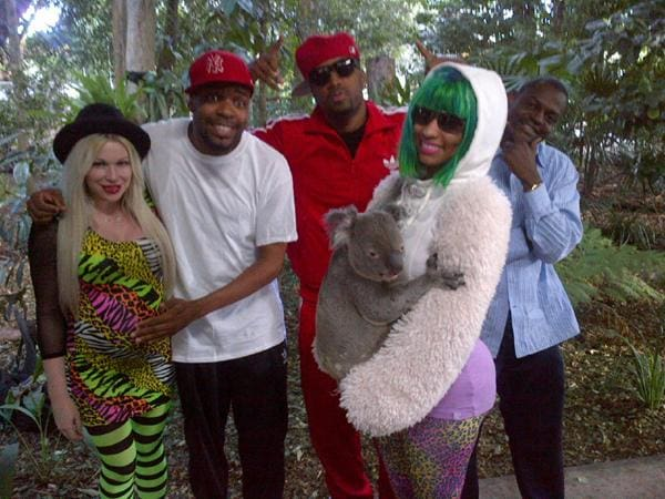 MarajAtelier's tweet photo. Nicki Minaj with animals <3 https://t.co/eHQOHCa5aS
