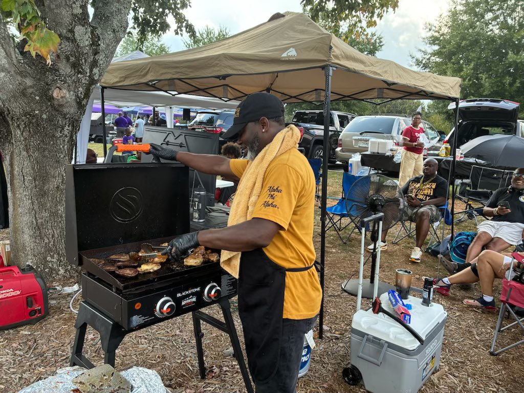 GGLAlpha's tweet photo. We had a great tailgate event with Alpha Gents and Upstate brothers. We even saw eldest brother Bro. We even saw eldest brother Bro. Fred Bostic (72 years an Alpha) come by and fellowship . Many thanks to our committee and the young men who attended. https://t.co/bpznmcBOJh