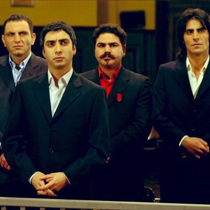 ASil5S's tweet photo. هيئة الخبراء في تركيا بتفحص كل حلقات وادي الذئاب وتحللها 🤯🤯🤯

مستوعبين مسلسل في 2003 للآن تأثيره حاضر وكل شي يحصل في تركيا يروحون يشوفون بالمسلسل وش السر وراه .. لايوجد مسلسل بالعالم كامل وصل لهلمكانه المخيفه الدولة العميقه كتبت مسلسل يشرح حال المنطقة سنوات طويلة https://t.co/okaemiv00t