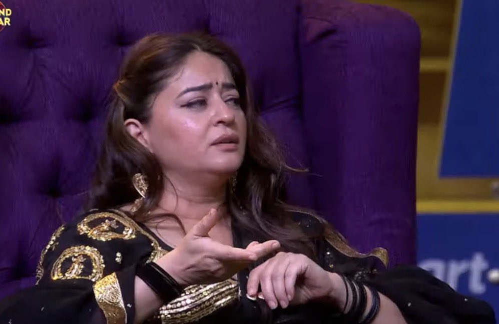 alinak98__'s tweet photo. the only sensible one currently!! #bb20 #biggboss20 https://t.co/fZwKgBH794