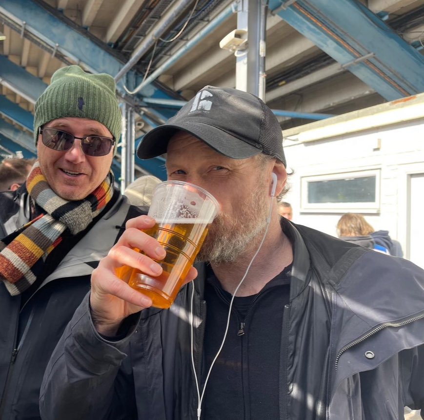 Heisholt's tweet photo. Take the pint &amp; move on. 

(Pic from Loftus Rd last time we played there…)

#ALAW #lufc https://t.co/s0bCo1qycr