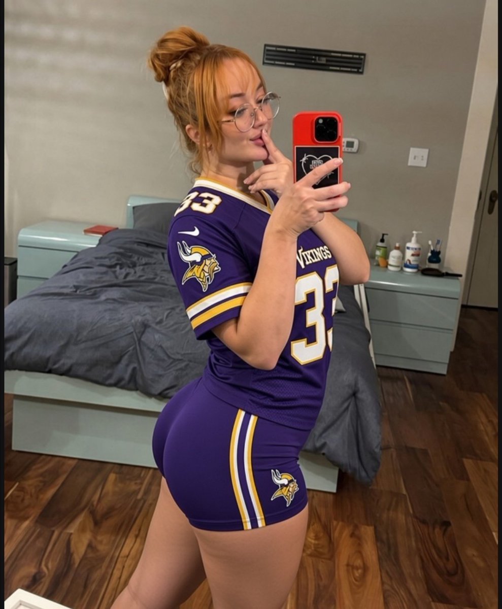 Charlottej5's tweet photo. ⚔️ Rivalry Sunday! Minnesota Vikings vs Chicago Bears — time for the purple &amp; gold to raid Soldier Field. Justin Jefferson and the boys ready to feast 🏈🔥
#SkolVikings
#skolnation
#Govikings
#NFL https://t.co/3FOyOw5xGL