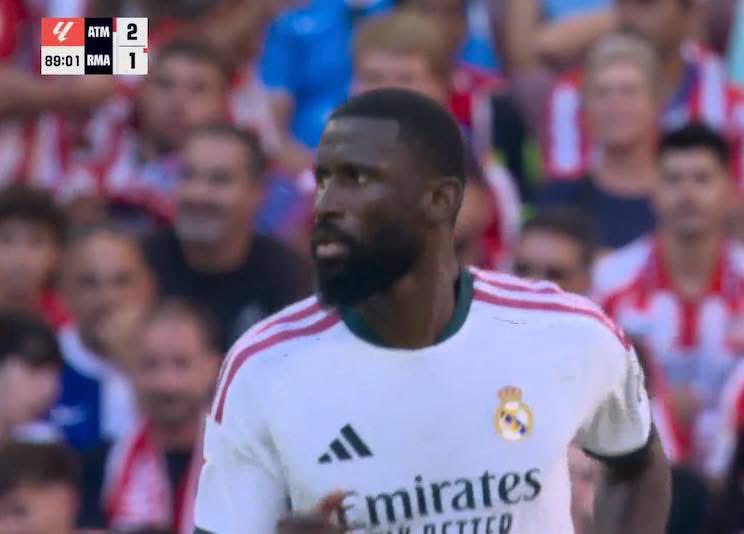 ariyan_albe's tweet photo. 89’ | Rudiger pulls one back for Real Madrid. 

Atletico Madrid 2-1 Real Madrid https://t.co/wVDBjZsNKY