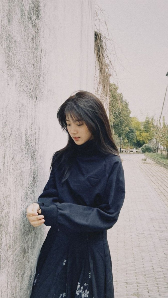 giroflee__'s tweet photo. @everbloons Halo, kak Naomi! Salam kenal dari Skye. Ini OOTD ku untuk ke SHC hari inii - 4054 https://t.co/tkGNCSqEQt