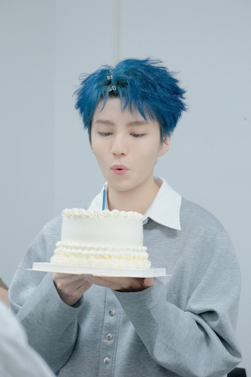 TFBOYS_THFANS's tweet photo. #หวังจวิ้นข่าย  21.09.2026 Studio Weibo Update 
🎂 #HBD27thWangJunkai 

● รูปภาพเพิ่มเติม https://t.co/XQT3rdKBH9 
#WangJunkai #KarryWang
#TFBOYS #王俊凯 https://t.co/QwMu0VfyF3