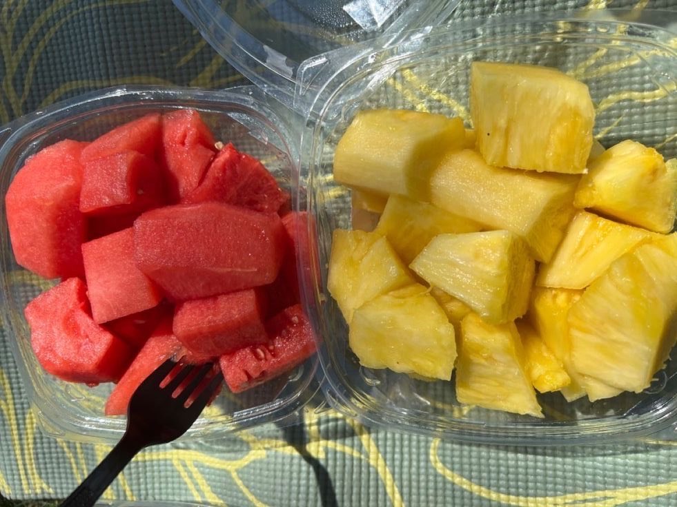 hopefulhob's tweet photo. cuma boleh pilih satu:

semangka 🍉 atau nanas 🍍 ?? https://t.co/CJlnha5oon
