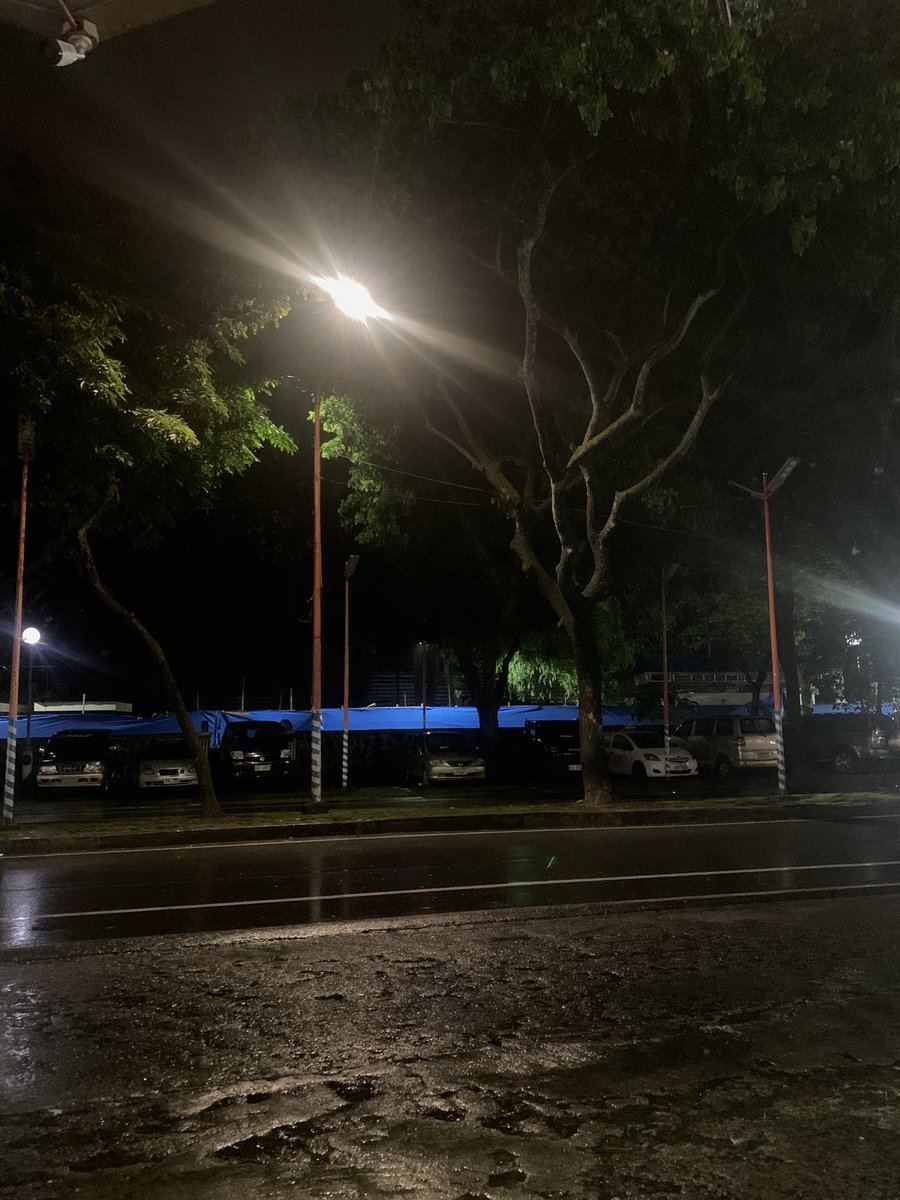 cr4vering's tweet photo. inabot pa ng ulan sa MH Park
#altermarikina https://t.co/NhE5e0M8Dn