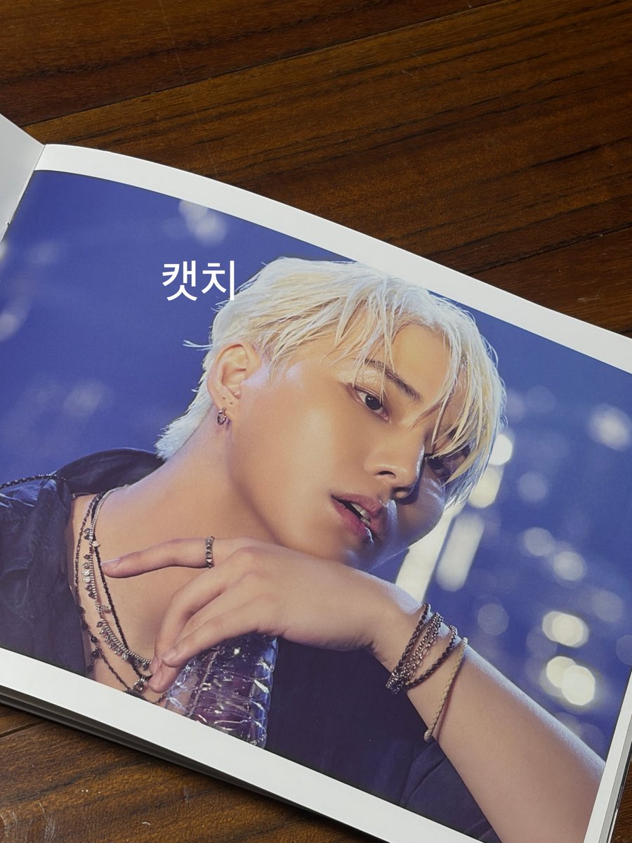 CATch_1219's tweet photo. 원본으로는 초면인 사진들도 포토북?에 들어있었어 https://t.co/lq8Z3LLhUl