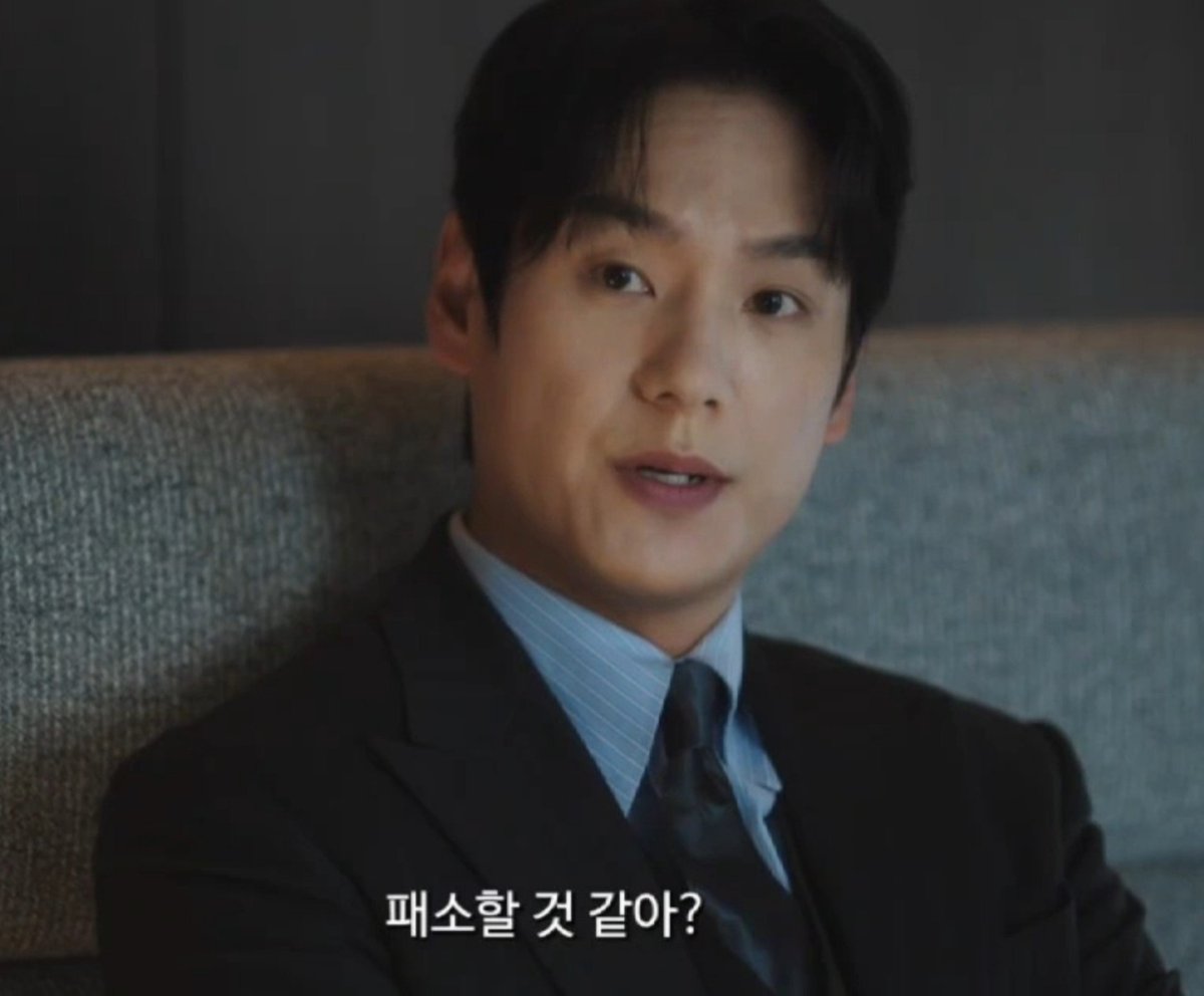 Ina_drama's tweet photo. 승부욕이 존나 큰 한태승에게 일부러 세성사람들 다 알게 지라는 명령
질꺼 뻔히 아는 싸움에 들어가서 져야 하는 한태승 < 이거 너무 떡밥인데
딱 봐도 미도에 대한 은유고 노선 정한 한태승 자기 목줄 끊고 질게 뻔한 싸움 들어가서 이기려고 할 것 같음 https://t.co/xLrX8ihDXf