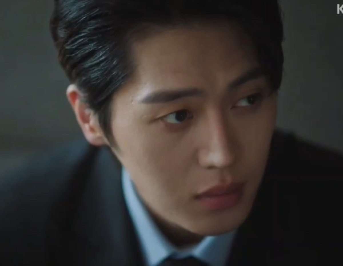 Ina_drama's tweet photo. 승부욕이 존나 큰 한태승에게 일부러 세성사람들 다 알게 지라는 명령
질꺼 뻔히 아는 싸움에 들어가서 져야 하는 한태승 < 이거 너무 떡밥인데
딱 봐도 미도에 대한 은유고 노선 정한 한태승 자기 목줄 끊고 질게 뻔한 싸움 들어가서 이기려고 할 것 같음 https://t.co/xLrX8ihDXf