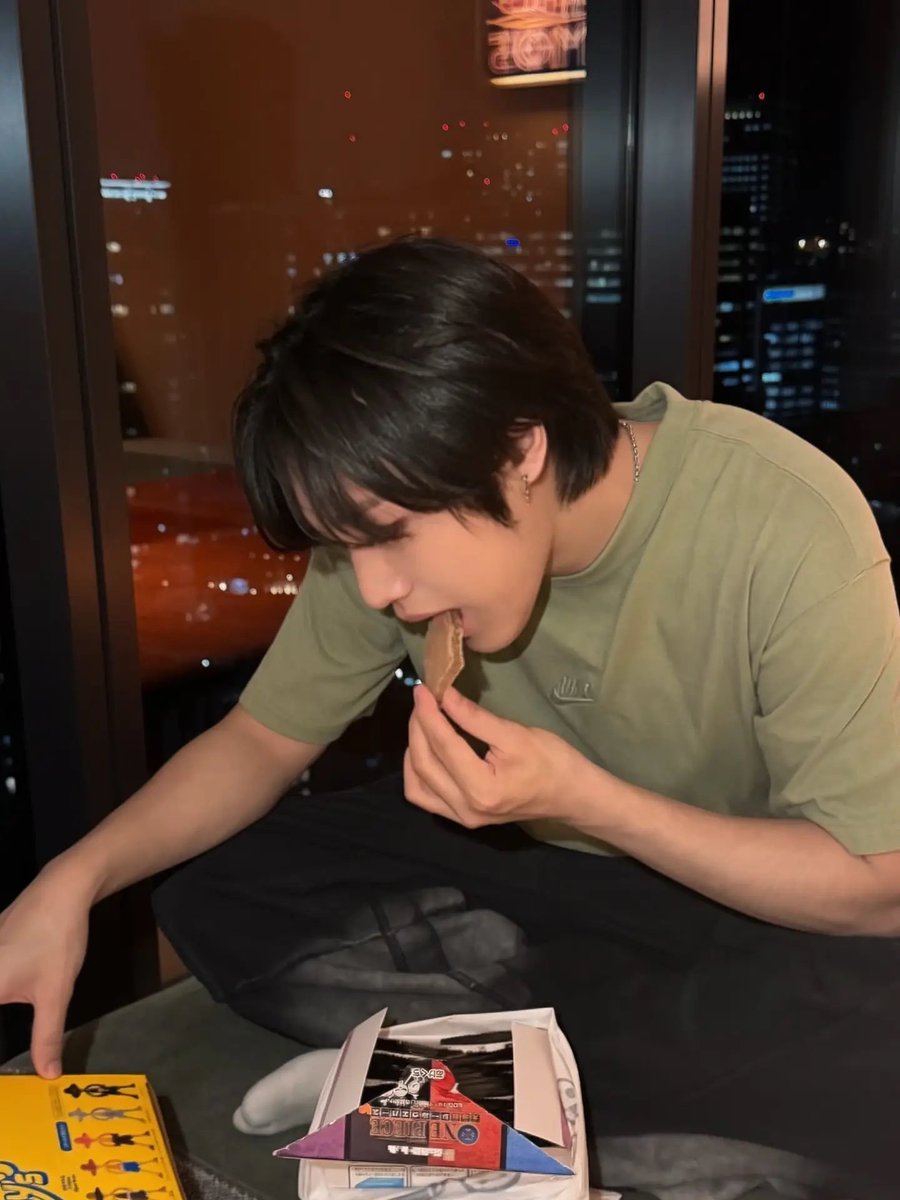 ibaejacob's tweet photo. Going to Japan was truly a pleasure for me. Even though I just spent my time at the hotel flipping through my Pokémon cards. https://t.co/S5JaCkPhCf