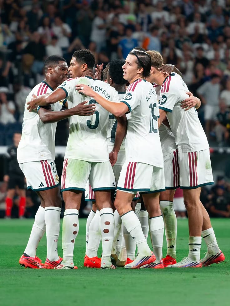 theMadridZone's tweet photo. No Real Madrid football for the next 3 weeks. https://t.co/gzeCFgrN2V