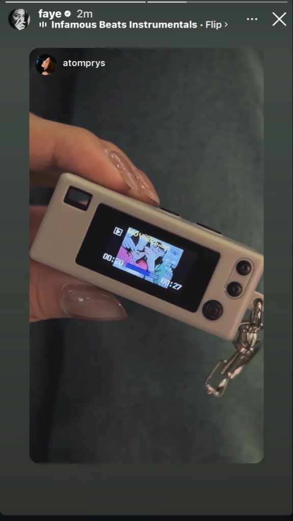 loveforFaye14's tweet photo. Atom ig story, she is so cute and her tiny camera is nice 🍑🤏

Faye reposted too😅 they have started missing each other 🤭🤭😅

#AtomPariya 
#FayeAtom https://t.co/N1Kp4nGAio