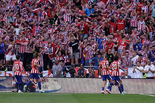 atletico_stats_'s tweet photo. 🔴⚪ 𝐌𝐀𝐃𝐑𝐈𝐃 𝐄𝐒 𝐑𝐎𝐉𝐈𝐁𝐋𝐀𝐍𝐂𝐀

Se busca rival digno para derbi decente.

Las últimas OCHO visitas del Real Madrid al Metropolitano:
🟨 en 2019/20
🟨 en 2020/21
🟩 en 2021/22
🟥 en 2022/23
🟩 en 2023/24
🟨 en 2024/25
🟩 en 2025/26
🟩 en 2026/27 https://t.co/YtLNnRfNEY
