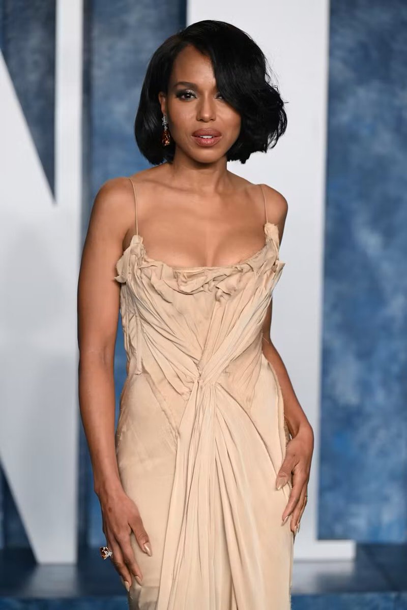 AdvKindness's tweet photo. Kerry Washington styled by Law Roach. No one is coming close to him. https://t.co/EDP7YUnTgN