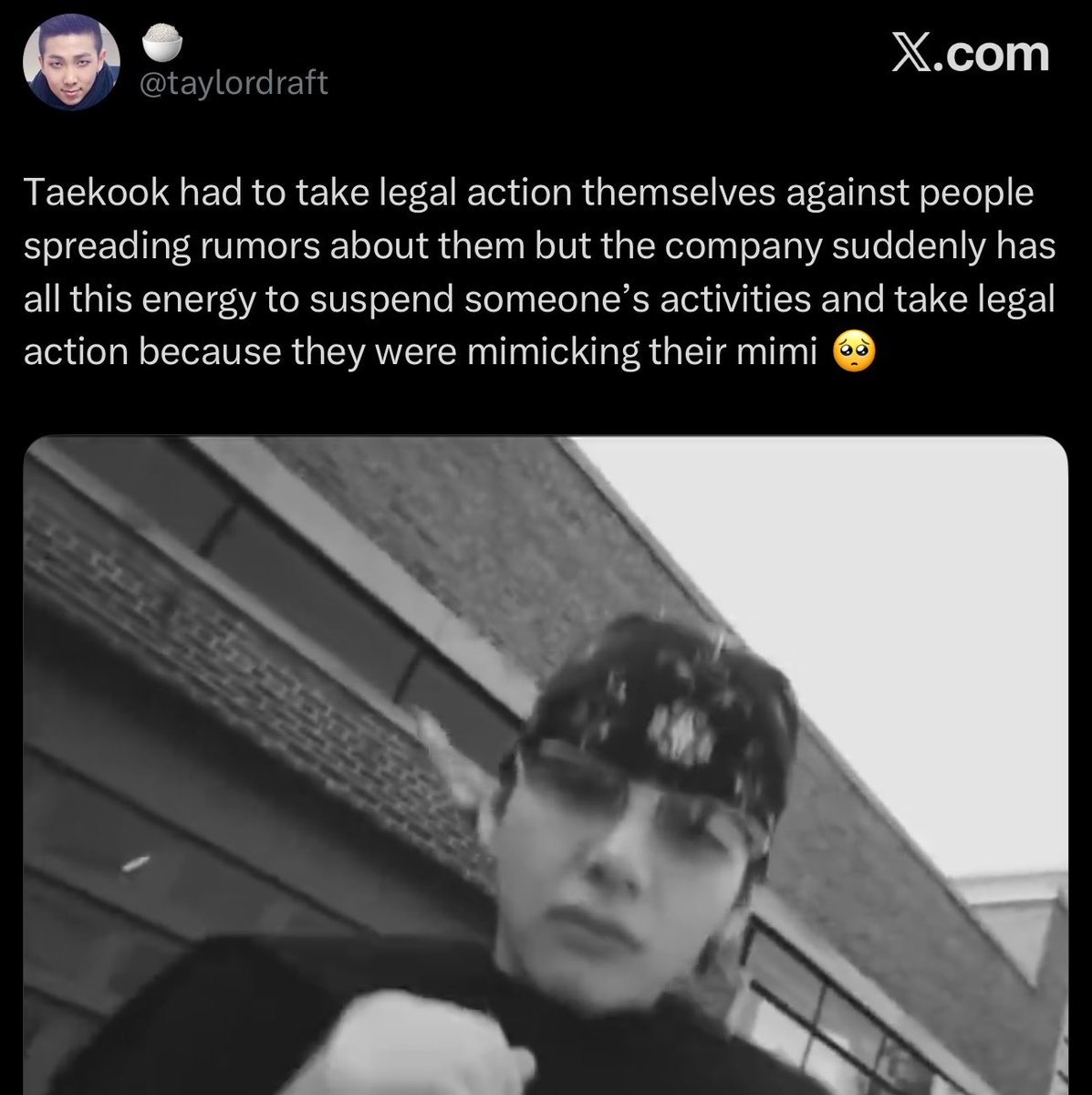 KMREPORTS's tweet photo. Taekookers’ lack of reading comprehension is showing

📌 https://t.co/Y3y9WxLLeO also https://t.co/LCrFG4x7iD 

🐰🐻 (2024) joined BigHit’s (2022) separate civil case against Sojang with their own claims, while Pachi spent years insulting 🐥 and was still personally invited by BH https://t.co/4WoaaBczD7