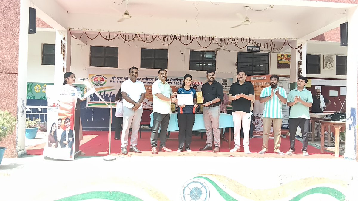 PMSJnvDeoria's tweet photo. On 19/09/2026, JNV Deoria organized a Slogan Writing Competition on “Nasha Mukt Yuva for Viksit Bharat” Ppl Dr D.K Trivedi graced the event, coordinated by J.K. Singh Lib &amp; SK Prajapati Art. Students participated enthusiastically, spreading awareness for a drug-free India @NVS_HQ https://t.co/dRoUrPqs0O