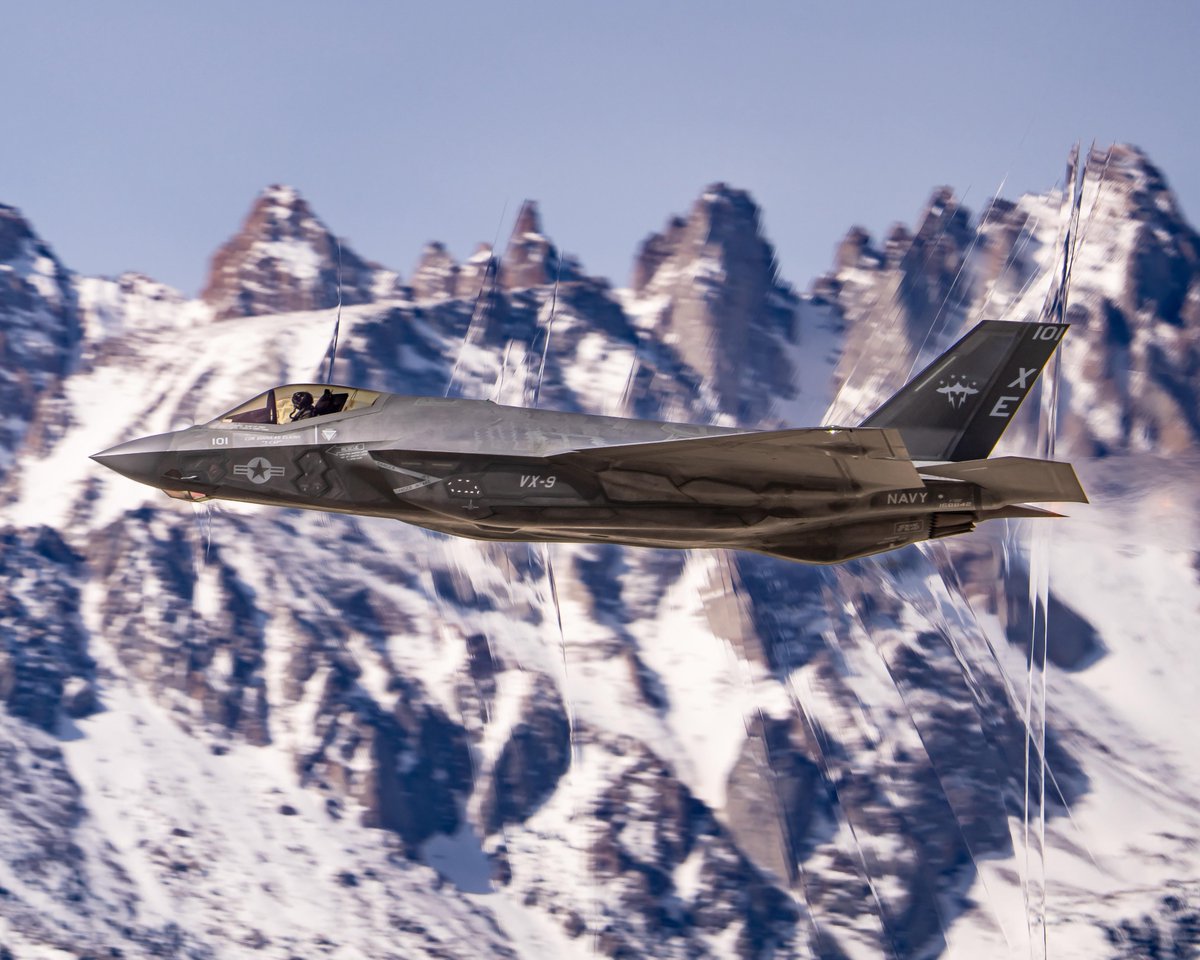 konstantinsaifo's tweet photo. You can literally see the physics around the F-35! https://t.co/OvIpRNQlI5