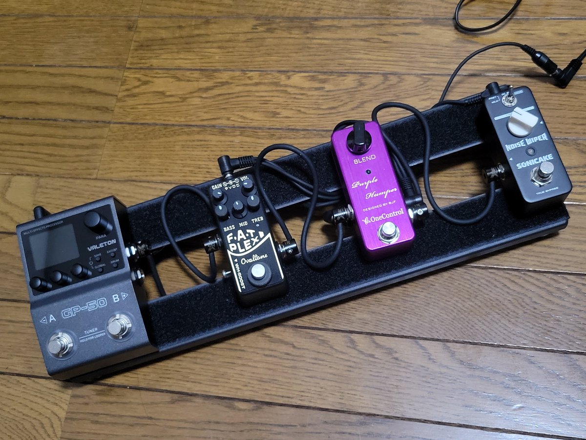 You02082780's tweet photo. ボードをかなりコンパクトに…

これで十分に求めている音が出るので最高👍

ギター(Telecaster)→Sonicake Noise Wiper→OneControl Purple Humper→Ovaltone FAT PLEXI→VALETON GP-50

#Ovaltone 
#VALETON 
#Sonicake 
#onecontrol https://t.co/L1jP8PXFfV