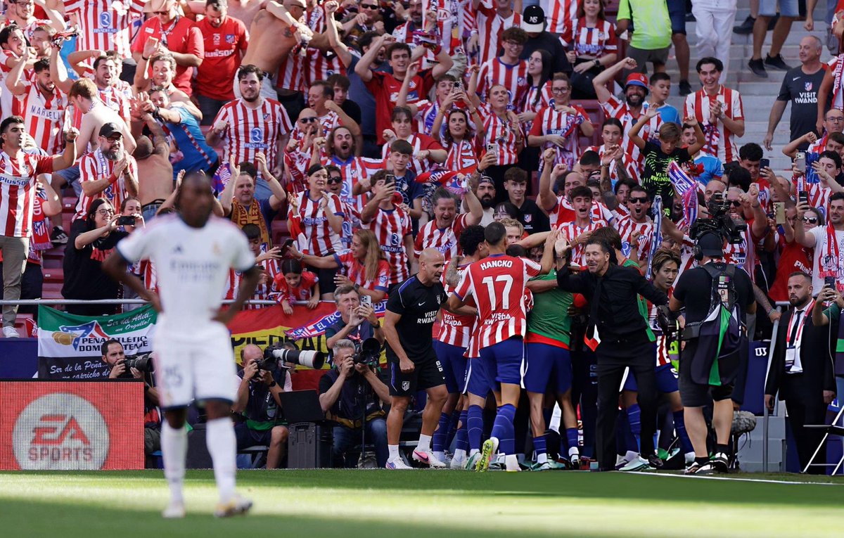 atletiuniverse's tweet photo. As always, Madrid is RED AND WHITE. ❤️🤍

Tell the vikings who rules the capital 🤫 https://t.co/dTfd5DBx8e
