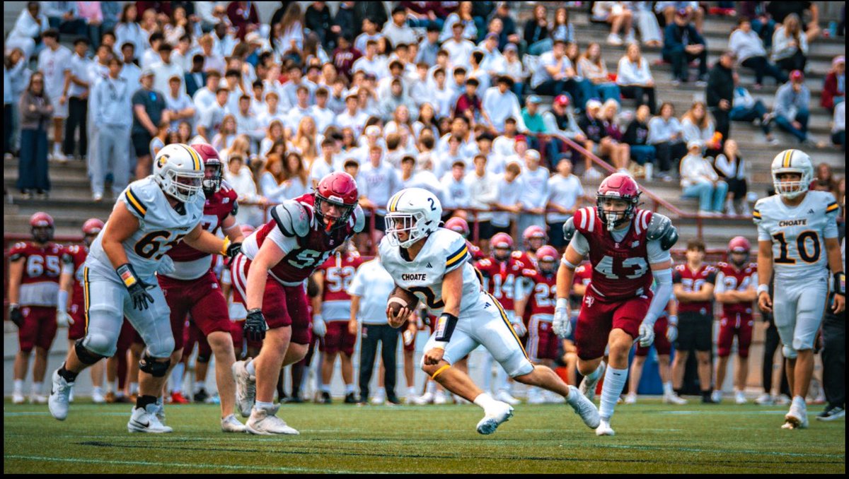 CRHFootball's tweet photo. The Wild Boars win 14-7 over a tough and talented Exeter. Onto Week 2🐗! #crankit https://t.co/fCLjaERN6p