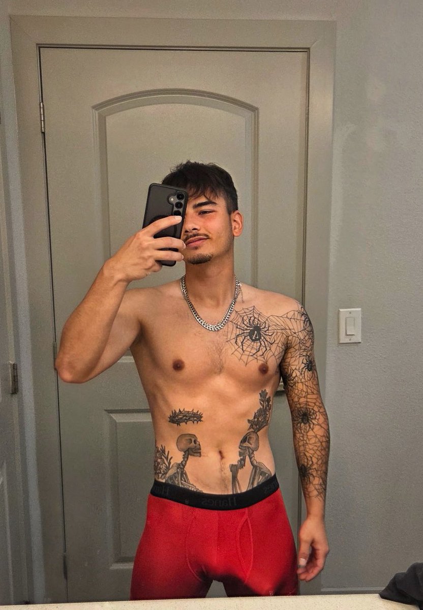 _miniaturebull's tweet photo. Christmas came early.. wanna unwrap your gift? π
~
#cucklistsocal #cucklist
#bulge #bulgepic #oceanside #california #murrieta #irvine #hard #latino #throb #underwear #latin #model #ink #hardcock #bigdick #meetup #dl #tattoos #tattooedmen #fit #balls #SoCal #bigballs #bigcock https://t.co/KXTU8MjIGU